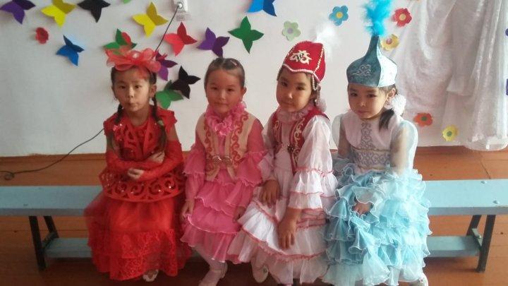 8 наурыз мерекесіне орай мектепалды даярлық сыныптарының "Ана-өмірдің гүлі" атты ертеңгілігі өтті. 