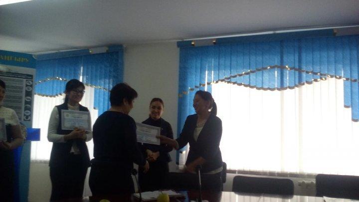 Құттықтау Мамасейтова Ғазиза аудандық "Үздік тәрбиеші " байқауынан бірінші орынды иеленді . 