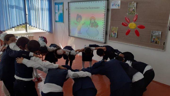 Мынау "Мен бақытты баламын" тақырыбындағы өткен тәрбие сағаттары