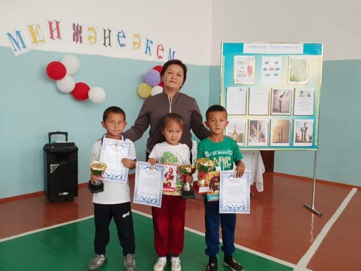 «ӘКЕЛЕР БІЗДЕ ҚОНАҚТА» тақырыбындағы онкүндікте «МЕН ЖӘНЕ ӘКЕМ» атты отбасылық спорттық сайыс өткізілді.