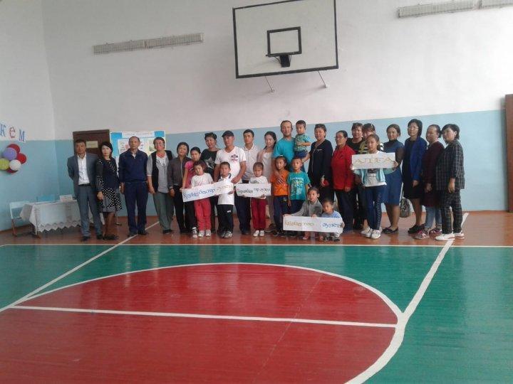 «ӘКЕЛЕР БІЗДЕ ҚОНАҚТА» тақырыбындағы онкүндікте «МЕН ЖӘНЕ ӘКЕМ» атты отбасылық спорттық сайыс өткізілді.