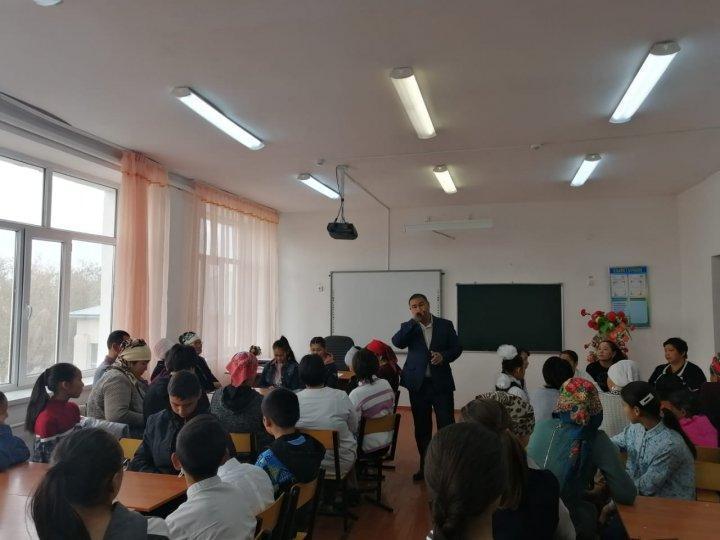 Мектеп педагог-психологы А.Икежанов 2019 жылдың 29-30 қазан күндері 7-10 сынып оқушылары мен ата-аналарына психологиялық тренингтер өткізді.