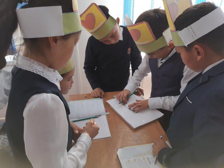 Орыс тілі мен әдебиеті пәні мұғалімі Т. Стыбаеваның  5 "А" сыныбына "Много у меня друзей" атты ашық сабақ өтті.