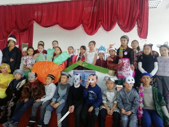  «Лингвист» әдістемелік  бірлестігінде сыныптан  тыс  жұмыстар, түрлі  іс-шаралары  жоспар бойынша өтілді