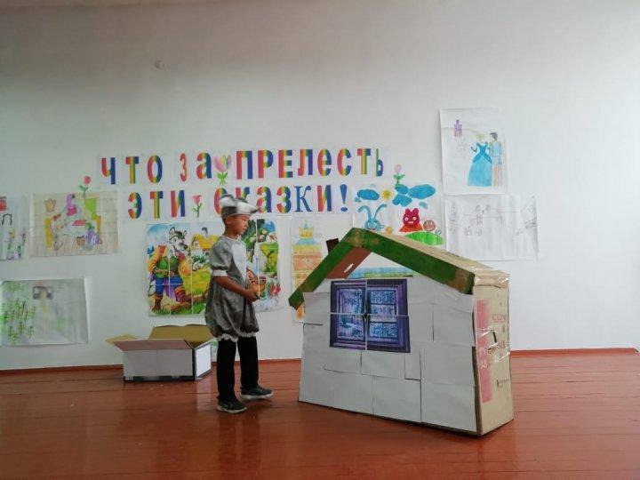 «Лингвист» әдістемелік  бірлестігінде сыныптан  тыс  жұмыстар, түрлі  іс-шаралары  жоспар бойынша өтілді