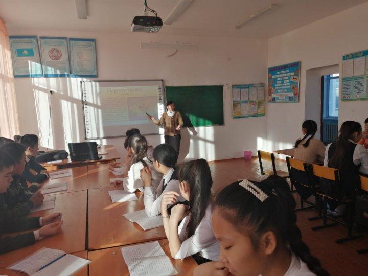 Барлық орта білім беру мекемелерінде «Адалдық сағаттары» республикалық акциясын өткізу барысында мектепте «Парасаттылық,әділдік, шынайылық» тақырыбында адалдық сағаттары өтілді.