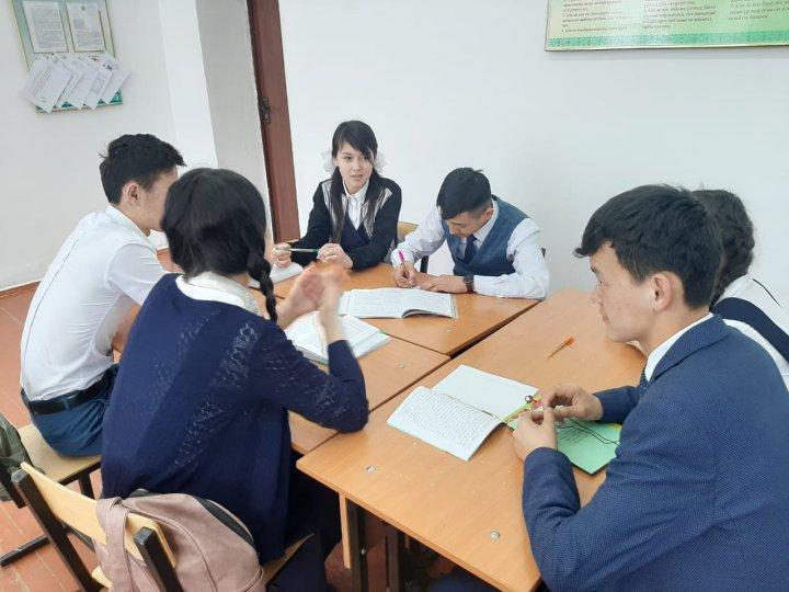 География пәнінің мұғалімі Бекбосынқызы Айзаттың "Ұдайы өсудің түрлері"  атты сыныптан тыс жұмыс өтті.